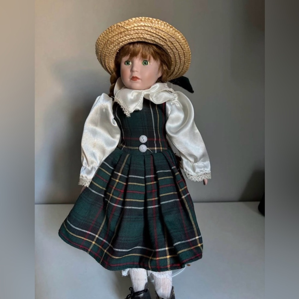 Annie of green gables porcelain doll